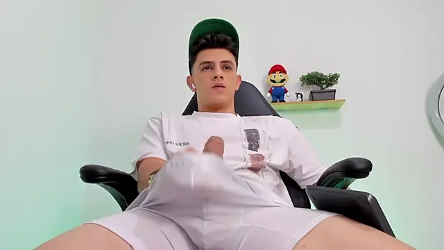 Mikecooper online show from 10-17-25, 02:37