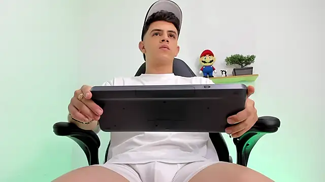 Mikecooper online show from 01-14-26, 02:59