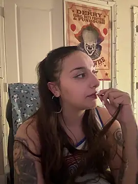 CharmingMaddie online show from 04-18-26, 05:10