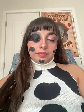 CharmingMaddie online show from 10-01-25, 04:44
