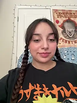 CharmingMaddie online show from 02-11-26, 05:24