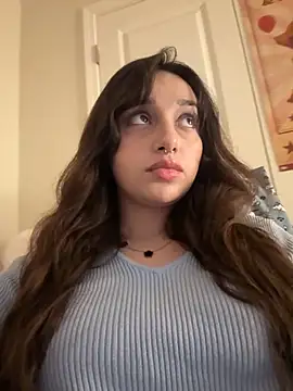 CharmingMaddie online show from 11-30-25, 02:01