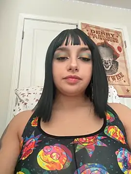 CharmingMaddie online show from 09-18-25, 04:32