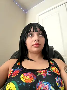 CharmingMaddie online show from 11-14-25, 05:49