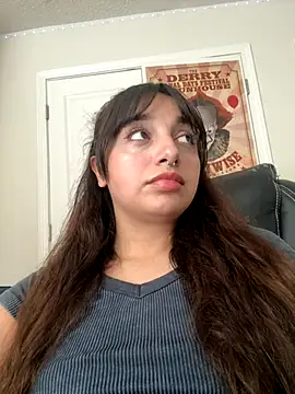 CharmingMaddie online show from 11-13-25, 05:39