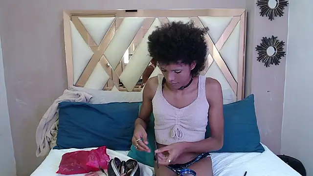 Snapshot of Violett_Salvatore chatting on 02-04-26, 09:43 Violett Salvatore online show from 02-04-26, 09:43