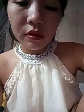 Snapshot of mphungsp chatting on 10-17-25, 11:17 mphungsp online show from 10-17-25, 11:17