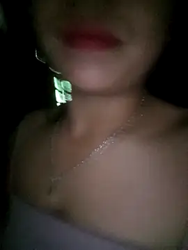 Snapshot of mphungsp chatting on 10-18-25, 11:40 mphungsp online show from 10-18-25, 11:40