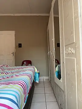 Snapshot of xxxversacejay chatting on 10-10-25, 05:41 xxxversacejay online show from 10-10-25, 05:41