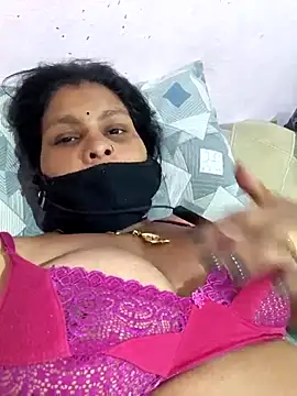 Love-pari077 online show from 04-14-26, 03:28