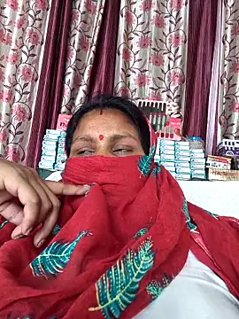 Love-pari077 online show from 04-13-26, 06:17