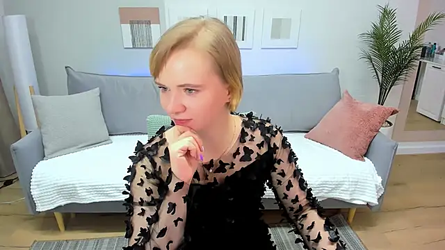 Snapshot of BellaSmitty chatting on 04-13-26, 09:13 BellaSmitty online show from 04-13-26, 09:13