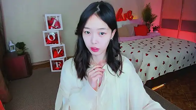 Snapshot of SoulHarmoonyy chatting on 02-13-26, 07:25 SoulHarmoonyy online show from 02-13-26, 07:25