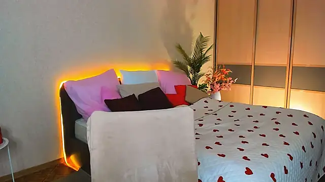 ChristinaConteeree online show from 04-06-26, 03:24