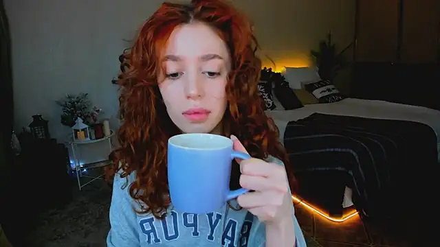 ChristinaConteeree online show from 12-20-25, 03:20