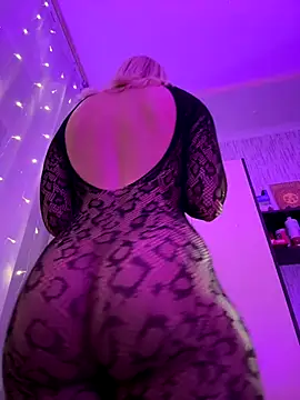 miss veroNika online show from 11-21-25, 10:47