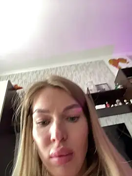 Snapshot of miss_veroNika chatting on 06-05-26, 06:52 miss veroNika online show from 06-05-26, 06:52