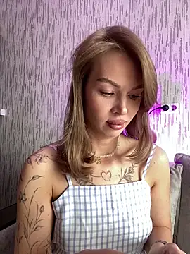 Snapshot of miss_veroNika chatting on 04-30-26, 05:03 miss veroNika online show from 04-30-26, 05:03