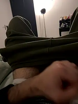 Snapshot of Frankieyyy1 chatting on 01-14-26, 09:40 Frankieyyy1 online show from 01-14-26, 09:40