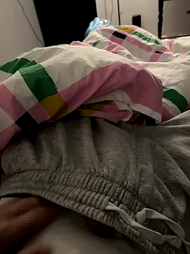 Snapshot of Frankieyyy1 chatting on 11-26-25, 10:54 Frankieyyy1 online show from 11-26-25, 10:54