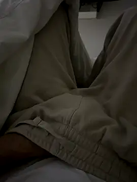 Snapshot of Frankieyyy1 chatting on 11-16-25, 06:34 Frankieyyy1 online show from 11-16-25, 06:34