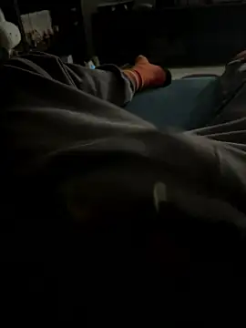 Snapshot of Frankieyyy1 chatting on 01-09-26, 10:28 Frankieyyy1 online show from 01-09-26, 10:28