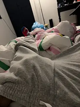 Snapshot of Frankieyyy1 chatting on 11-25-25, 11:16 Frankieyyy1 online show from 11-25-25, 11:16