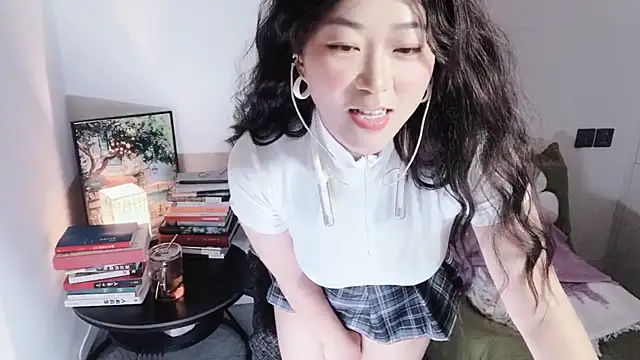 Emmaq996 online show from 10-20-25, 02:46