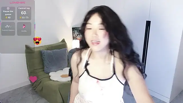 Emmaq996 online show from 10-06-25, 02:35