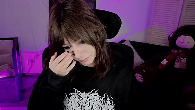 CrystallBloom online show from 02-08-26, 02:15