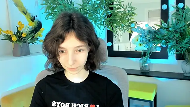 EmmanuellBrown online show from 11-12-25, 10:19