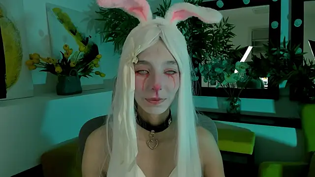 EmmanuellBrown online show from 10-31-25, 02:02