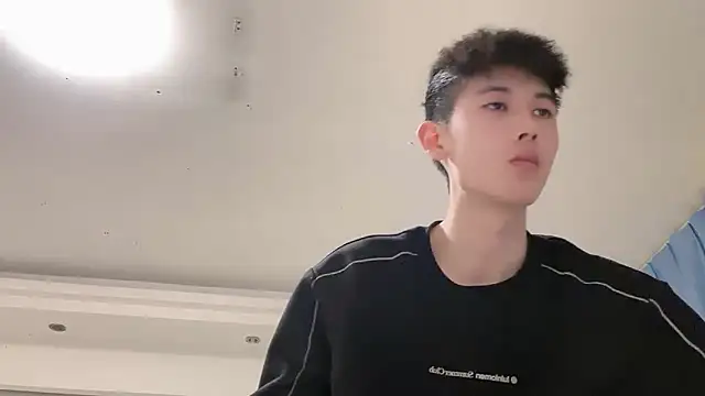 xiaojie2563 online show from 03-18-26, 03:35