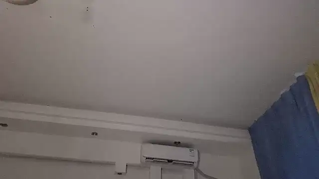 xiaojie2563 online show from 03-19-26, 06:57