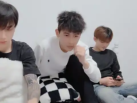 xiaojie2563 online show from 11-13-25, 09:35