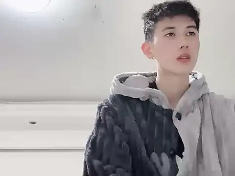 xiaojie2563 online show from 12-02-25, 10:28