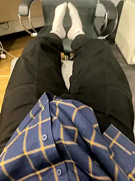 Snapshot of Yammy_AssHole chatting on 10-19-25, 07:27 Yammy AssHole online show from 10-19-25, 07:27