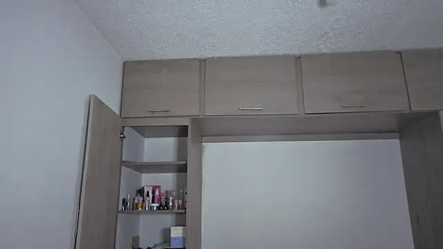 Candela    online show from 02-22-26, 07:33