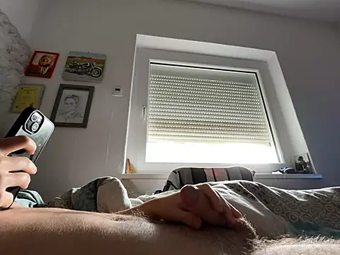 xmilolivex online show from 04-18-26, 08:49