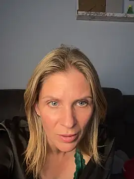 Lexi-Lux-X online show from 10-05-25, 01:07