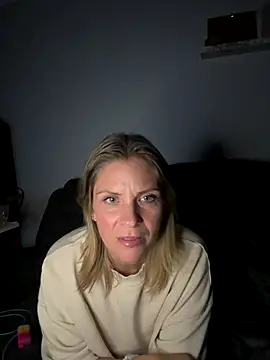 Lexi-Lux-X online show from 09-21-25, 01:44