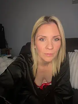 Lexi-Lux-X online show from 01-12-26, 02:40