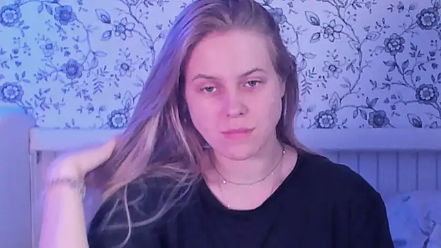 Snapshot of AngelAnty chatting on 05-18-26, 03:06 AngelAnty online show from 05-18-26, 03:06