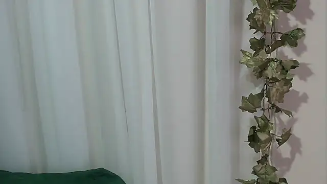 angelainparis28 online show from 10-04-25, 06:04