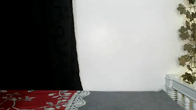 angelainparis28 online show from 09-18-25, 06:27