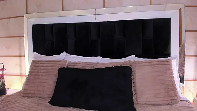 GretaVelvet online show from 07-14-26, 02:05
