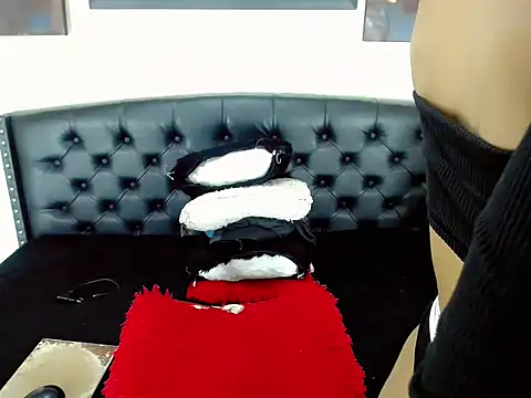 Sasha - online show from 10-22-25, 03:22