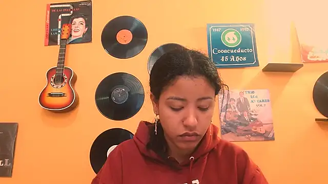 meisevil77 online show from 11-10-25, 03:22