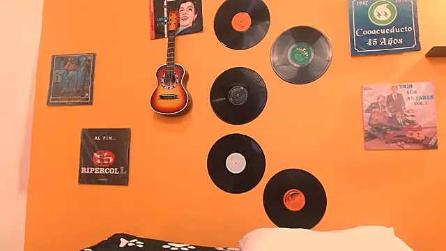 meisevil77 online show from 11-11-25, 02:17