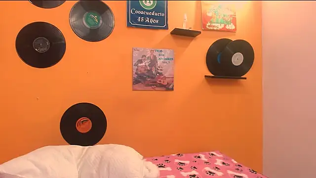 meisevil77 online show from 12-19-25, 02:26